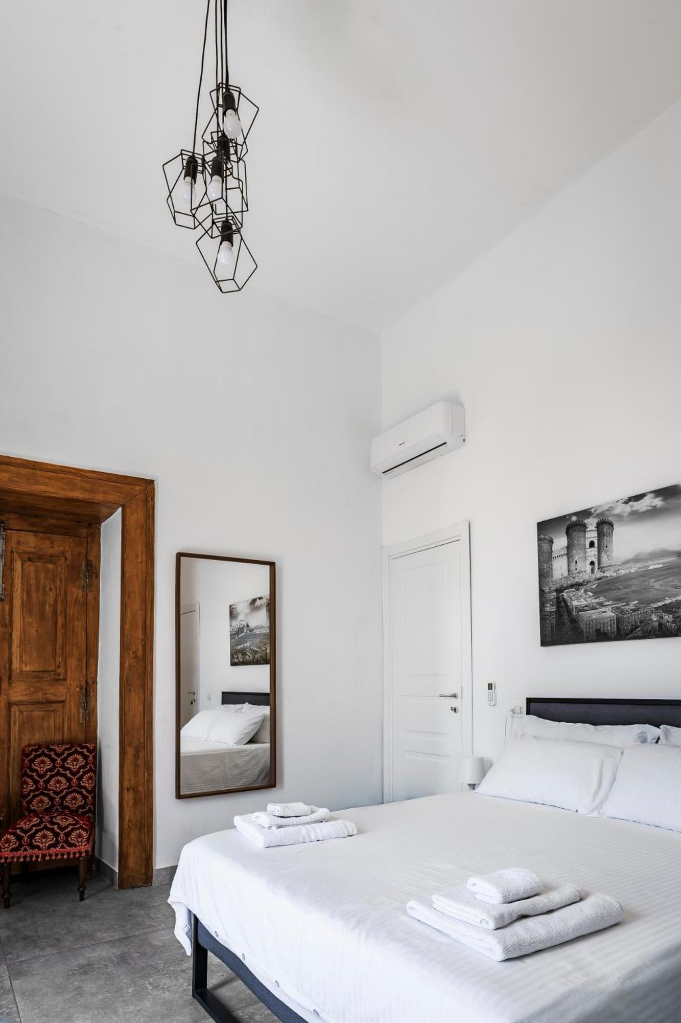 La Bella Vita Luxury Apartament And Travel Solution Naples Exterior photo