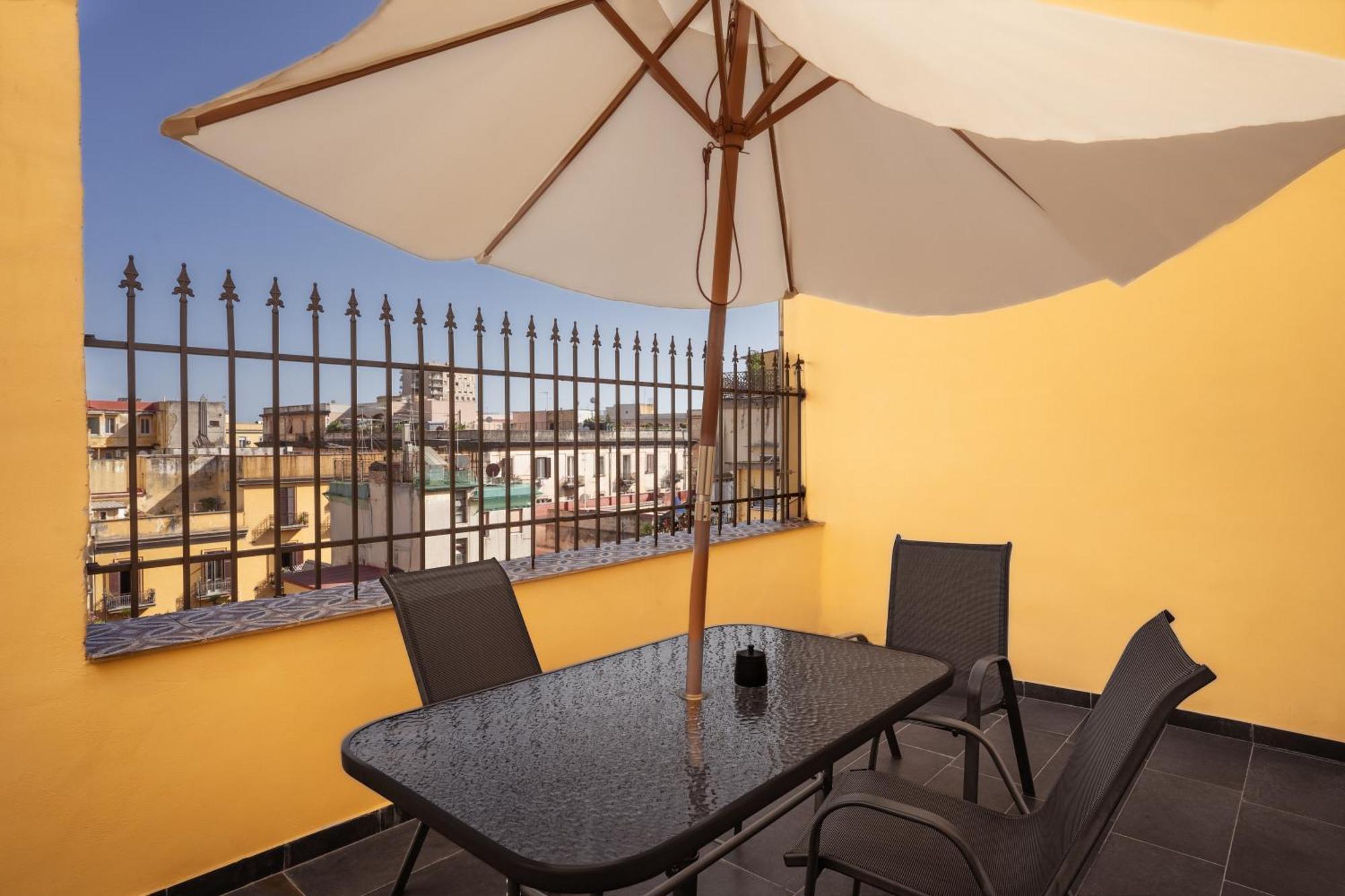 La Bella Vita Luxury Apartament And Travel Solution Naples Exterior photo