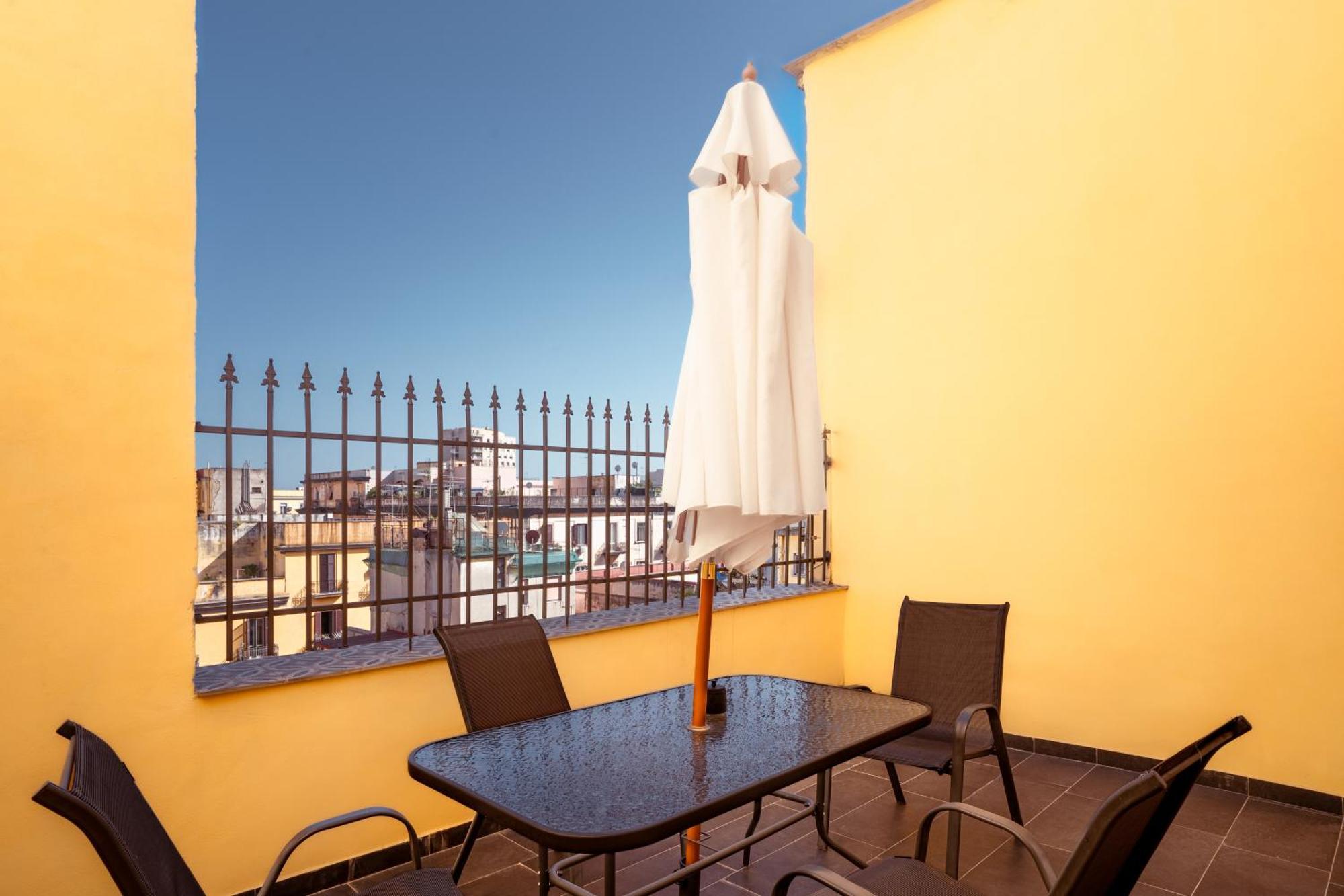 La Bella Vita Luxury Apartament And Travel Solution Naples Exterior photo