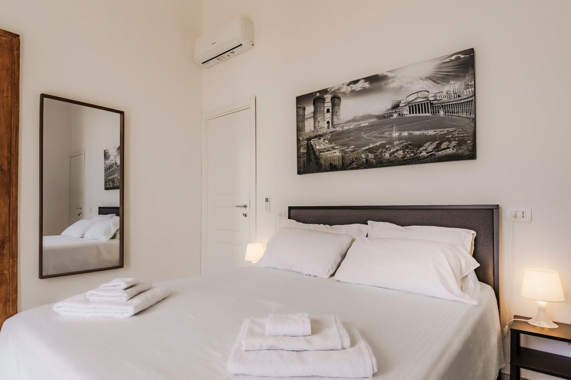 La Bella Vita Luxury Apartament And Travel Solution Naples Exterior photo